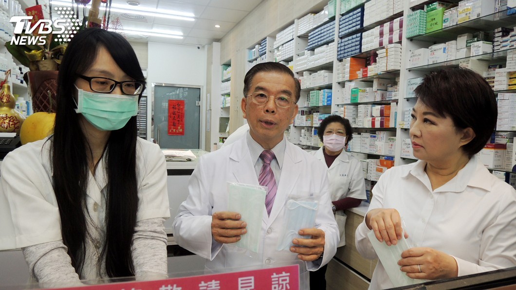 盧秀燕訪查口罩實名制上路　盼增衛生所為據點