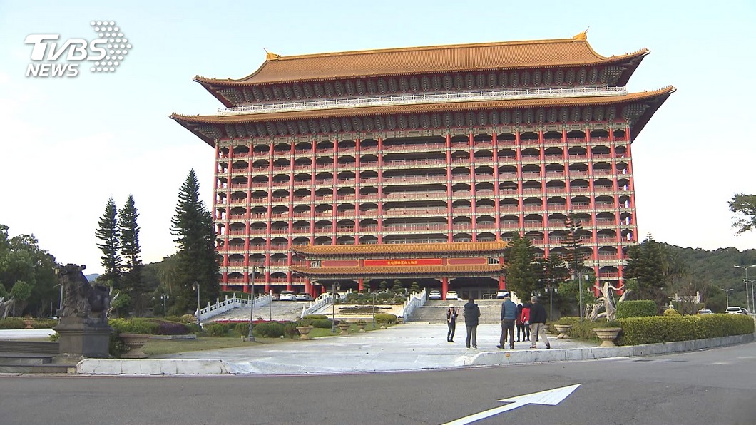 疫情衝擊營運 圓山飯店董事長自行減薪3成