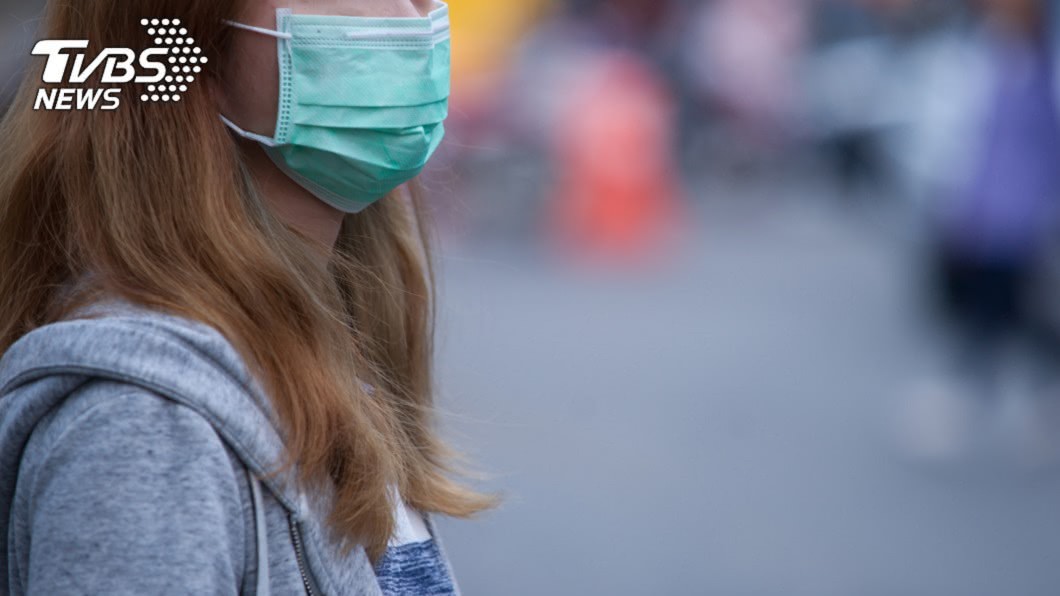 戴口罩不夠!胸腔名醫揭2關鍵提醒「別張開嘴巴」