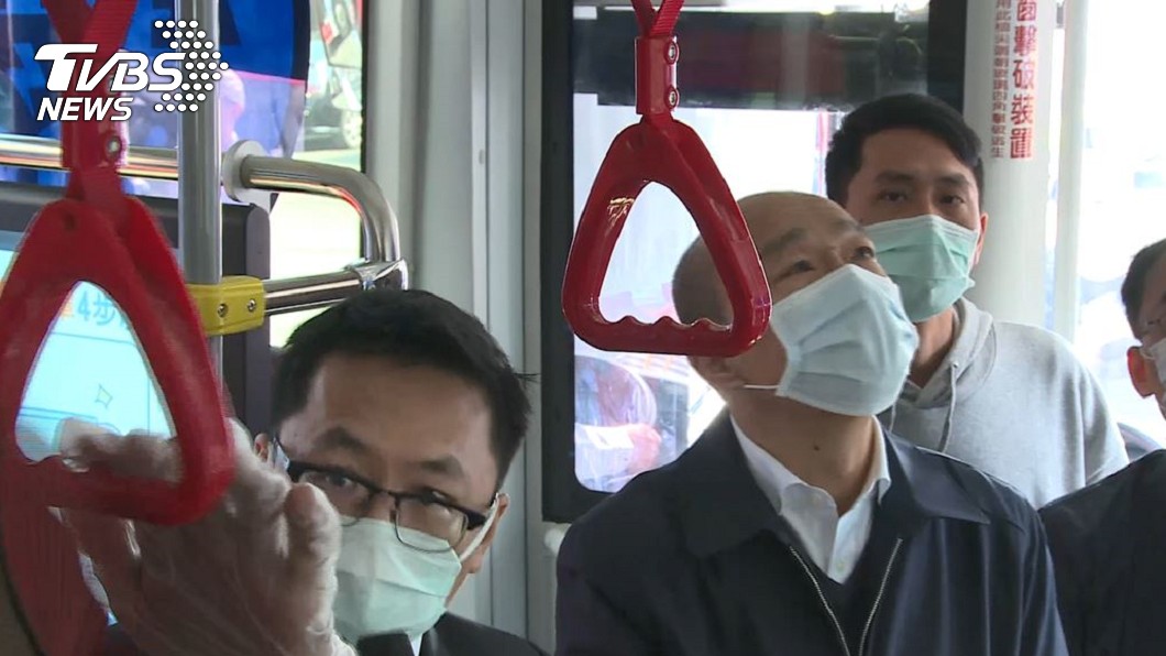 高雄市長韓國瑜視察公車防疫工作。(圖／TVBS)