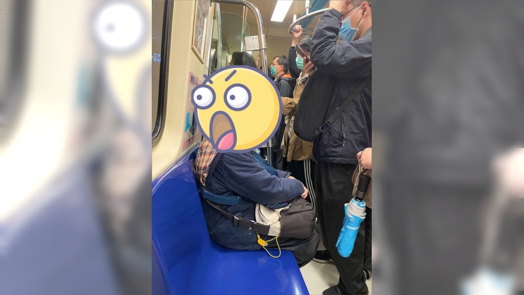 女自製「防疫頭盔」現身北捷 超狂行徑眾人看傻眼