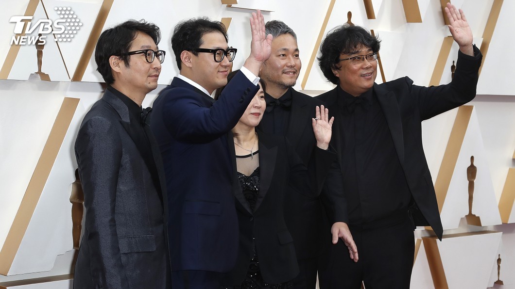 《寄生上流》奧斯卡最佳影片 勇奪四獎創影史紀錄