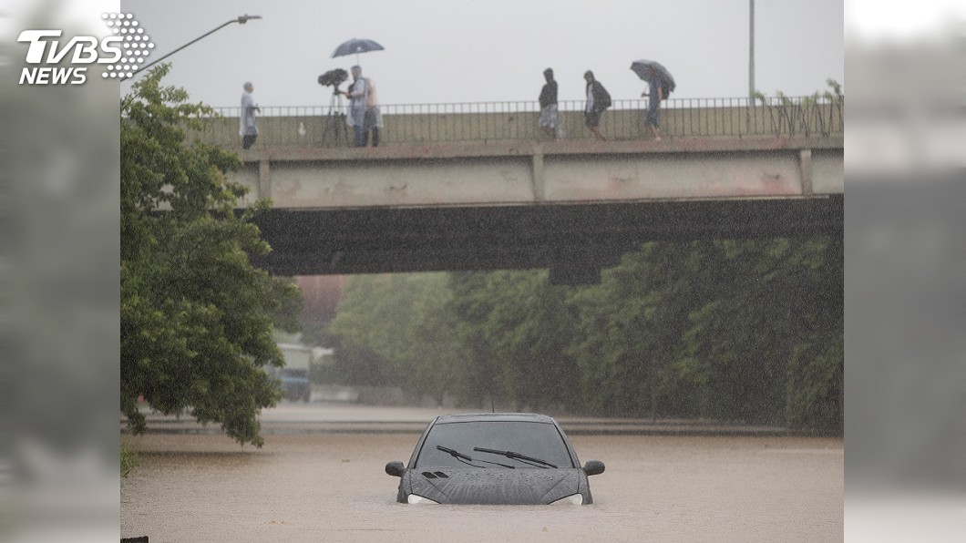 巴西聖保羅豪雨成災多處淹水 全市交通癱瘓