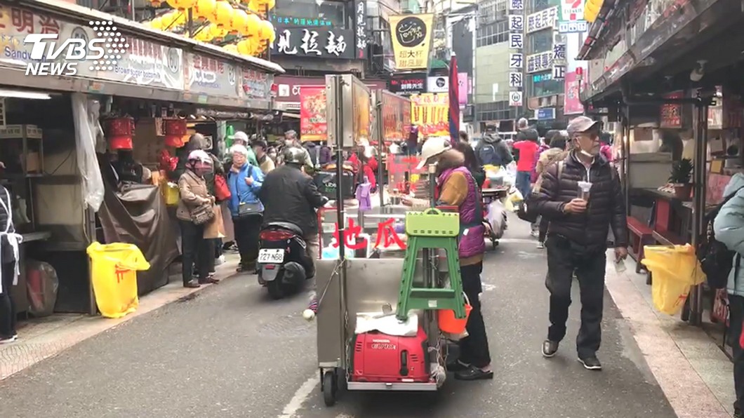 確診遊客廟口「買糖葫蘆」 店家:人多沒注意