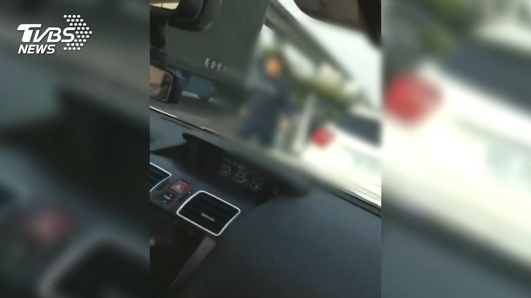 「鋁棒架駕駛脖子」 男國道上攔車恐嚇