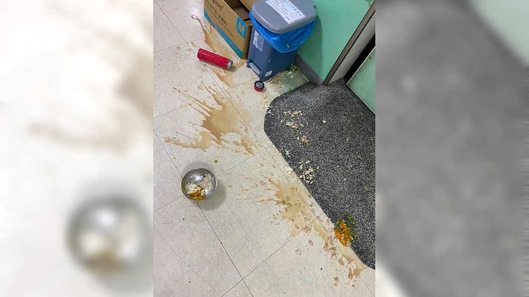 病人想吃泡麵照三餐摔飯菜 護理師氣炸:哄巨嬰?