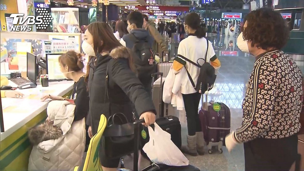 憂擴散!日2/14起1人中鏢「肺炎」 全機禁入境
