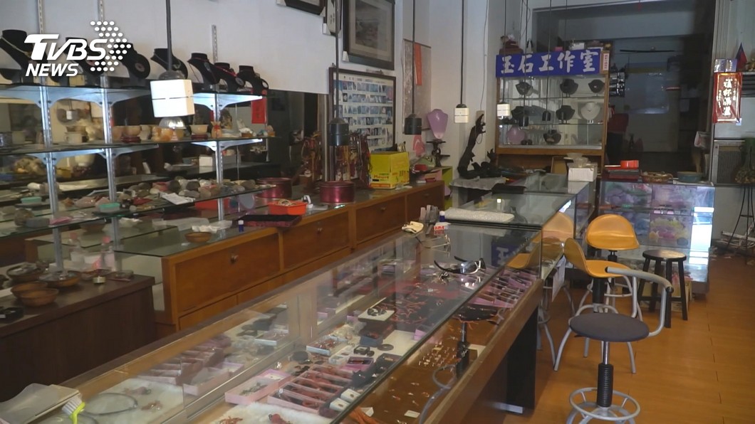 疫情波及!花蓮藝品店生意慘 傳解雇員工