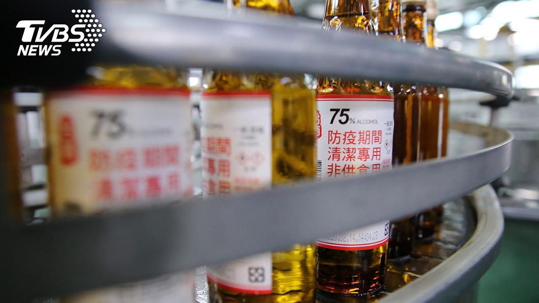買不到別慌!健保藥局本週起開賣小瓶裝防疫酒精