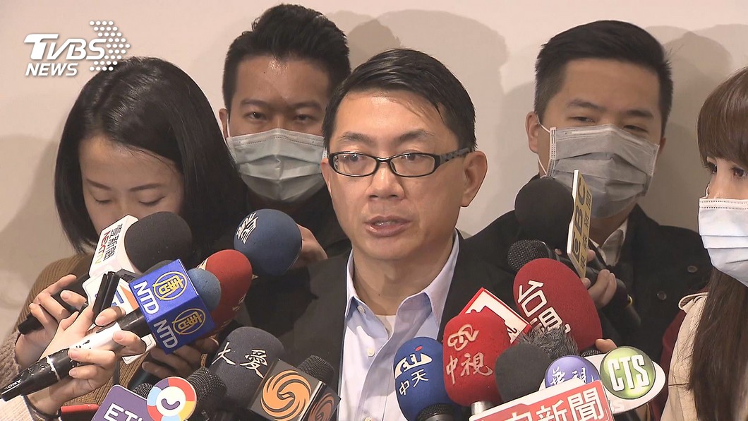 包機返台頻傳爭議 徐正文:防疫比委屈重要