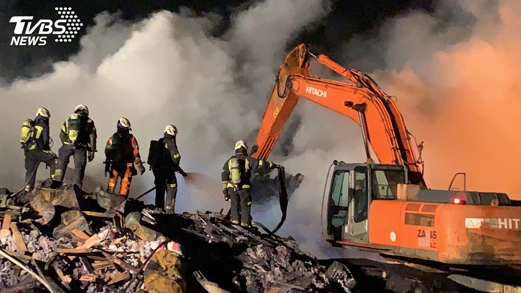 桃園市龜山工廠大火撲滅　環保局鐵腕祭出重罰