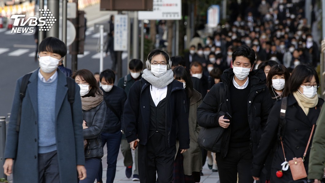 高燒40度還擠電車上班！　日「拼命精神」害防疫
