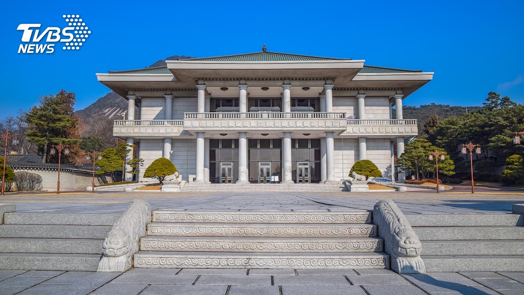 快訊／與確診者進出同診所　青瓦臺十多名警衛遭隔離