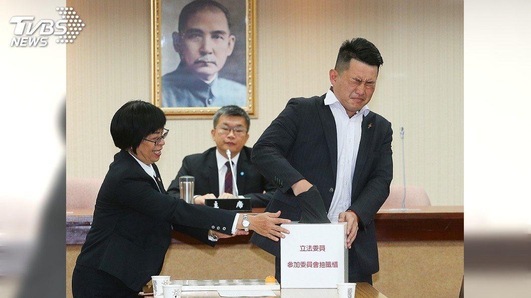 小黨立委抽委員會 陳柏惟財政、蔡壁如司法