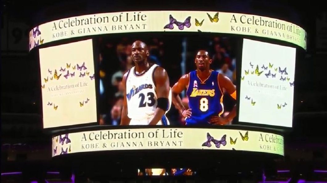 現場也播放當時2人同場較勁的片段。(圖/翻攝自NBA TV臉書粉絲團)