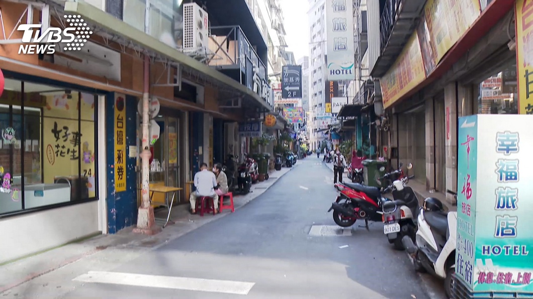 西門町商圈濺血!9人街頭衝突 持西瓜刀砍