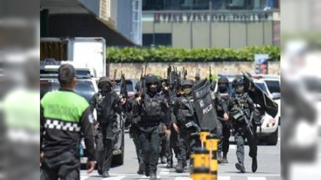 我要發表意見!挾持嫌受訪 警趁機壓制