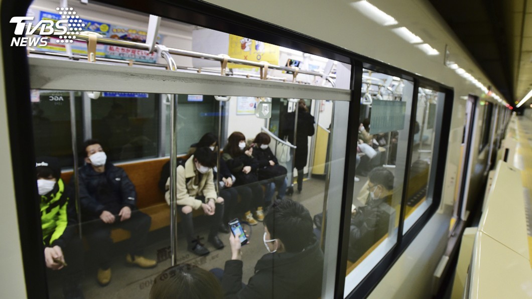 謝絕握手與親吻 武漢肺炎改變全球打招呼方式