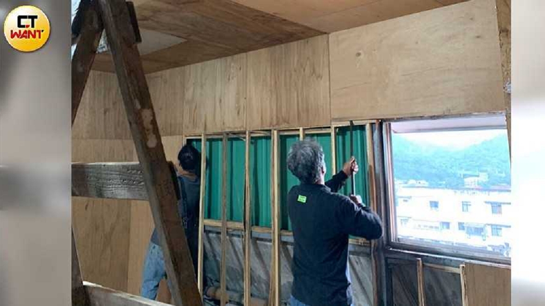 總統府一名10職等陳姓專員遭控自恃是府方高官,逼迫工程行老闆抱病趕工,卻在完工後賴帳。(圖/CTWANT授權使用)