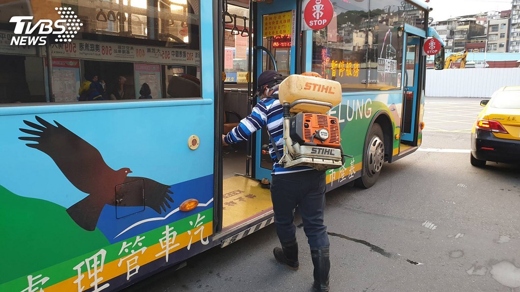 婦人居家檢疫卻搭公車趴趴走 林右昌:依法開罰