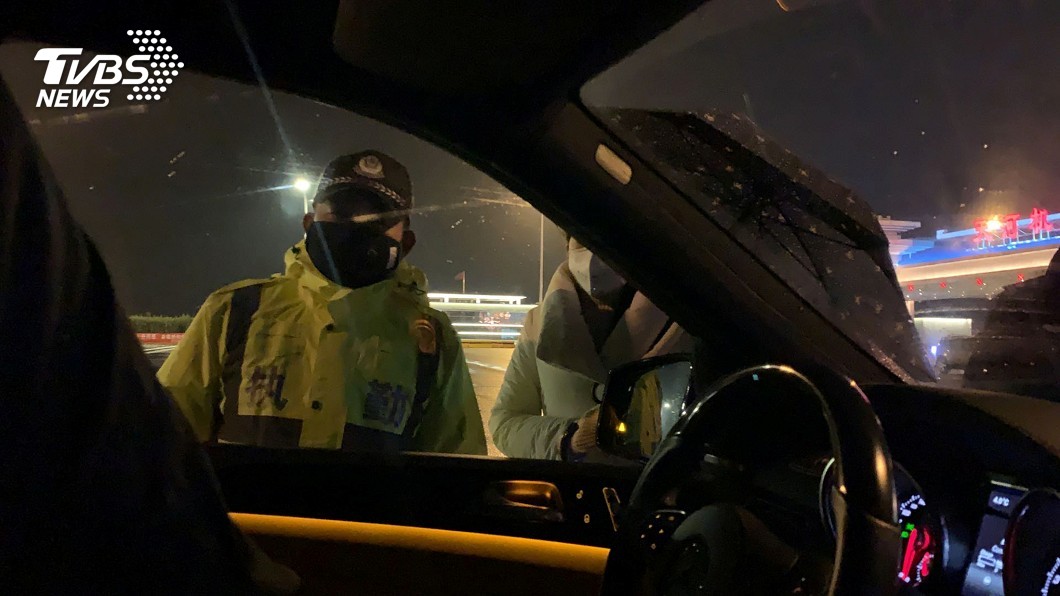 憂漏洞嚴格檢疫! 港首批武漢包機接258人