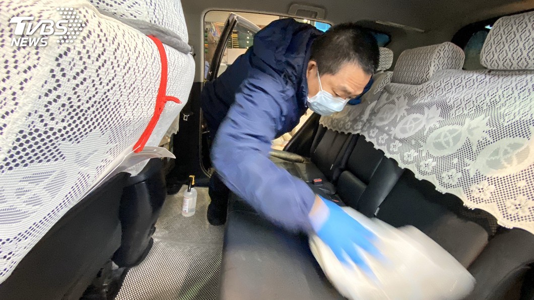 鄭文燦視察桃機防疫車隊 盼加強標示宣導