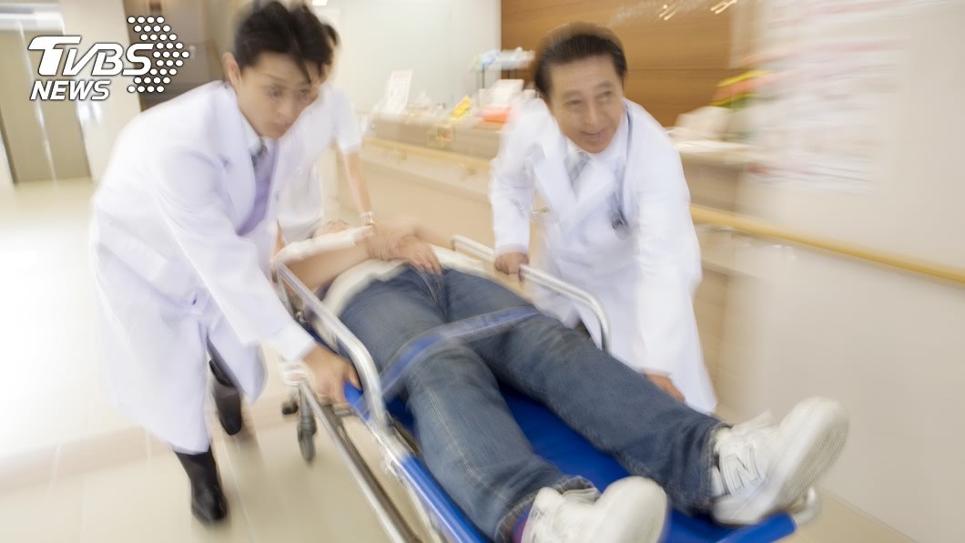 20歲男確診新冠肺炎　引發腦膜炎重症昏迷