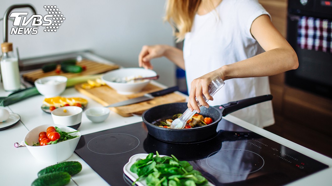 自己煮飯怎麼省?網曝秘訣:不用兩百吃一週