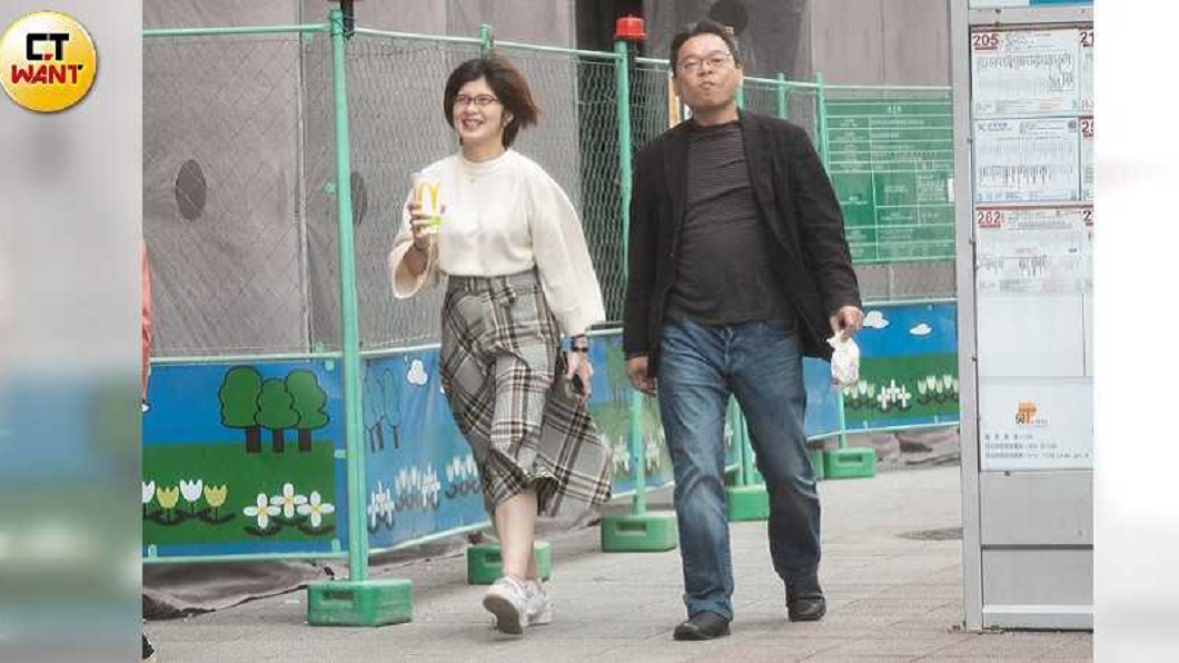 柯P心腹不倫激戀女助理 幽會激吻摩鐵煲愛3小時