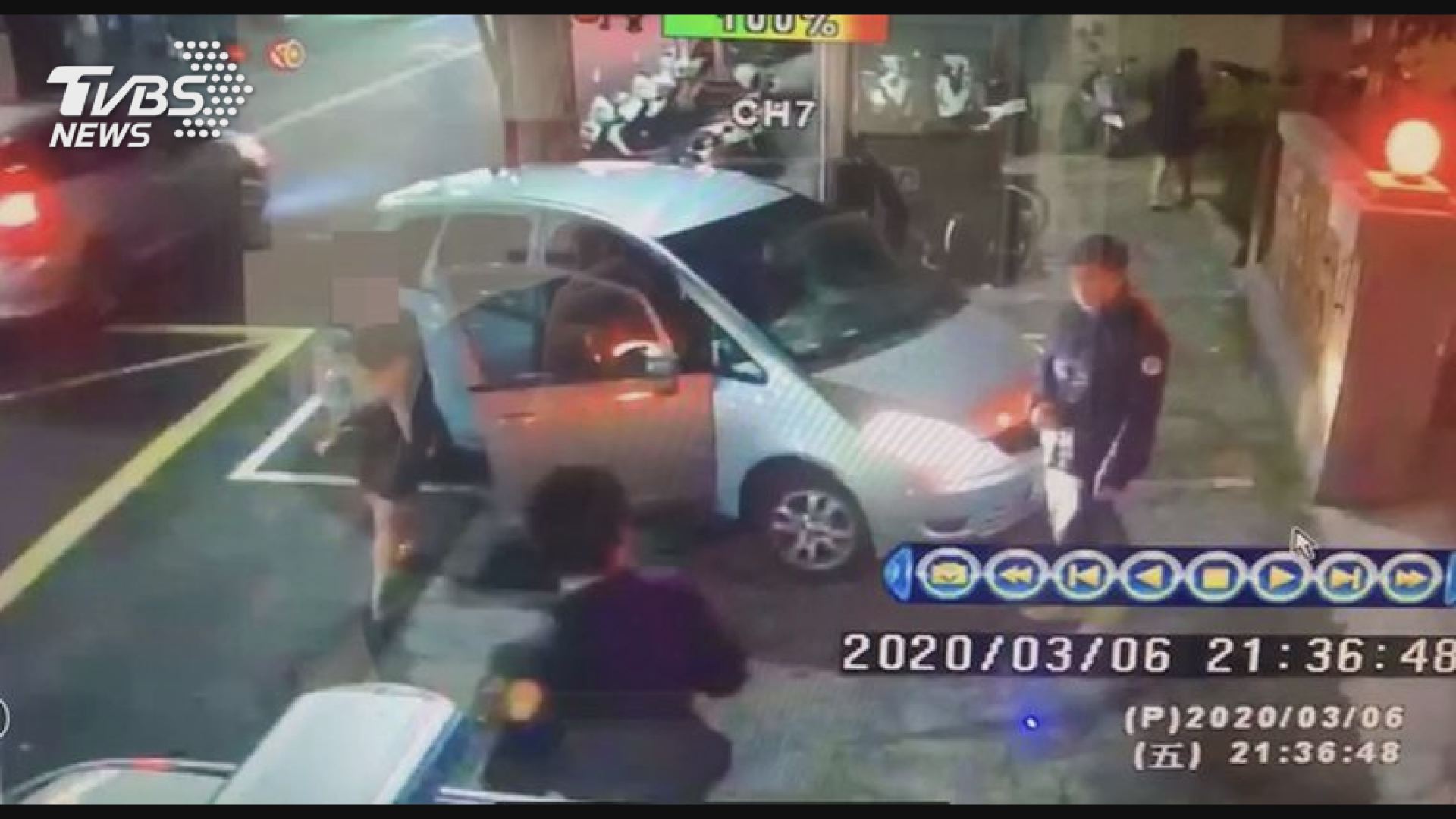 2歲男童家中突抽搐! 暖警駕車鳴笛護送