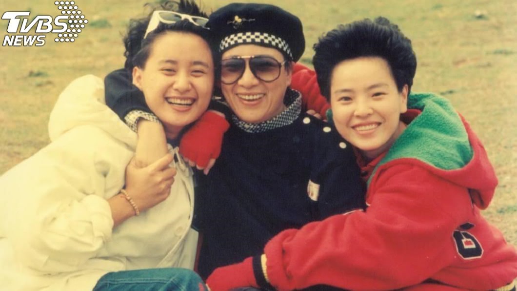 陳亞蘭(圖左)與紀麗如(圖右)自小受到小鳳仙的教導,也是小鳳仙最疼愛的後輩。(圖/楊麗花歌仔戲提供)