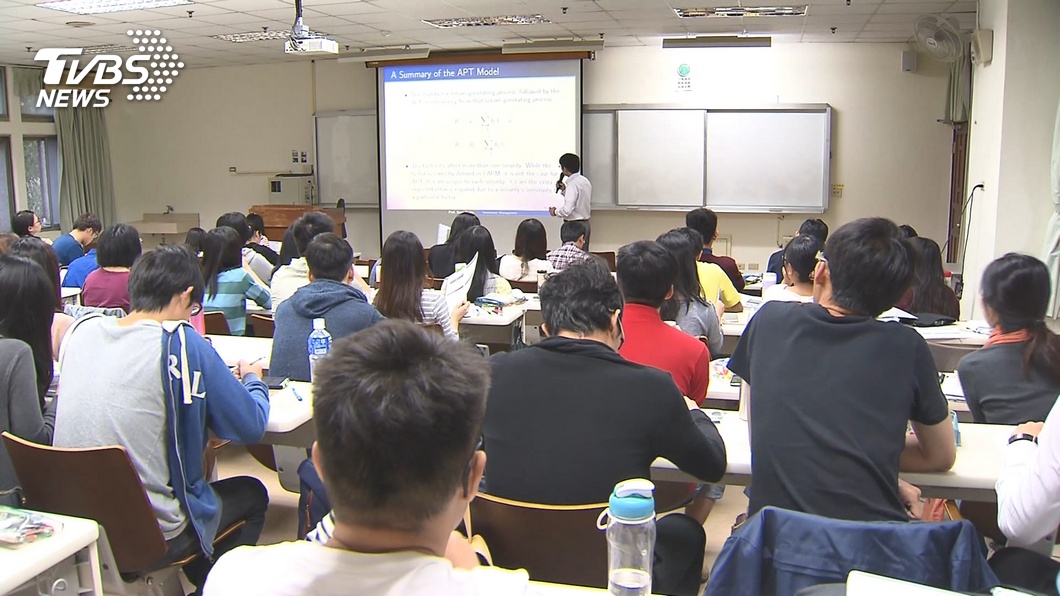 案75返台後「沒去學校上課」 校方公告:解除停課通知