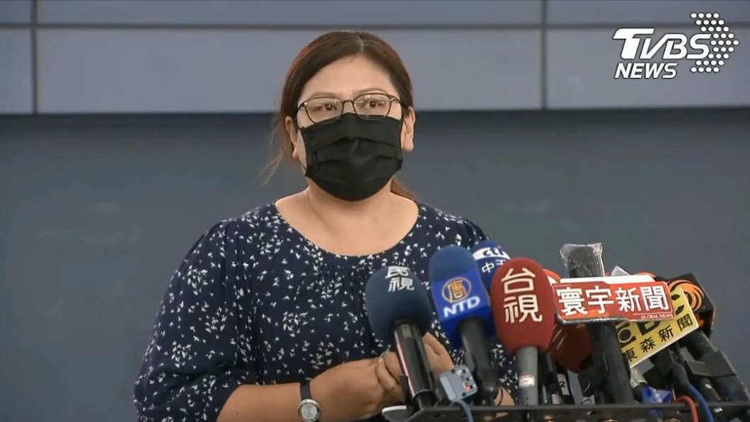 女里長稱不會領補助　行李「多2免稅店紙袋」網友超火大
