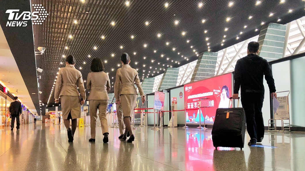國際旅遊疫情建議提升　桃機出入境人數續下探