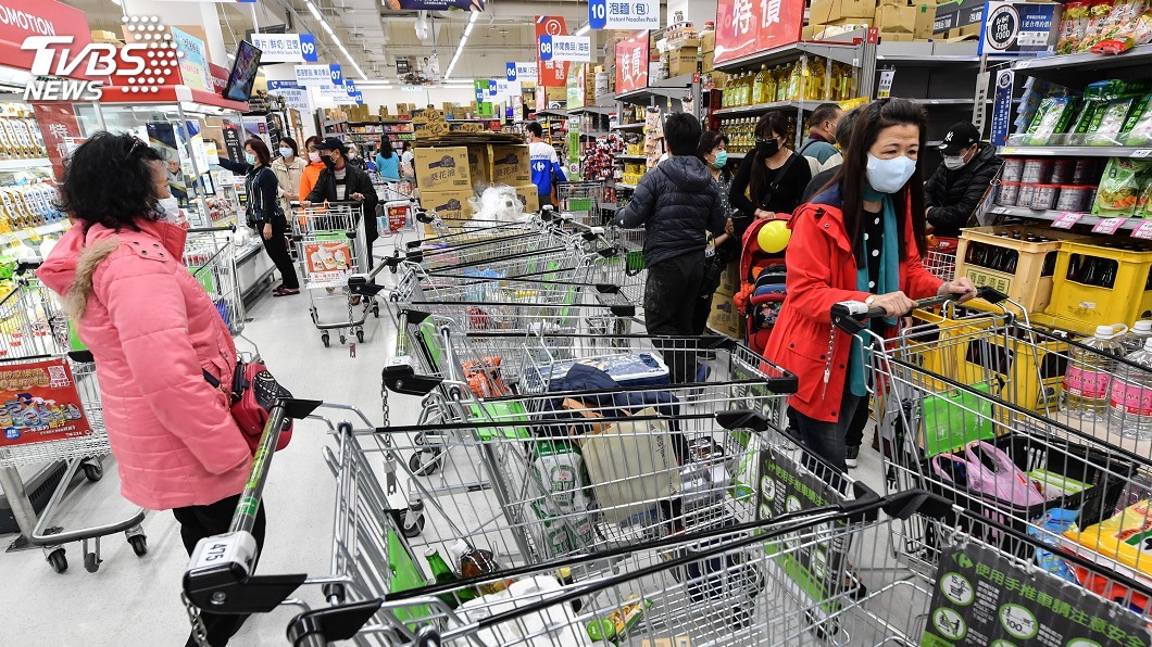 民生物資掀搶購潮　食品廠：訂單激增但備貨充足