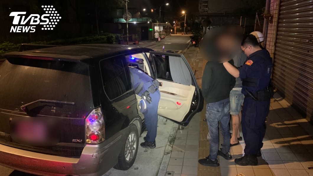 等人太無聊...3人違停紅線拉K 相約夜遊先進警局