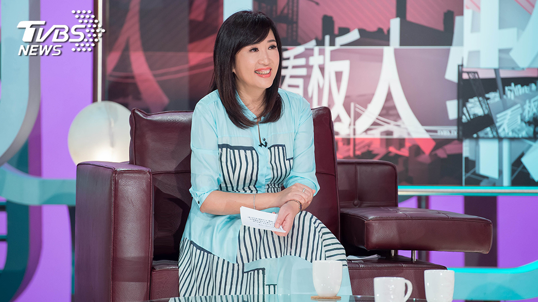 《TVBS看板人物》主持人方念華被柯佳嬿點名洗手挑戰