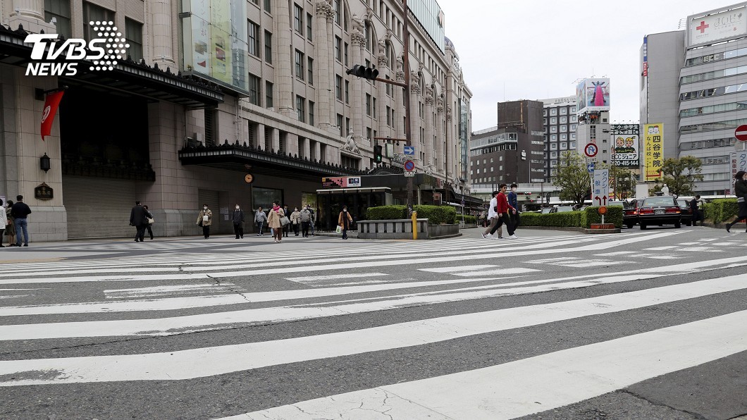 東京街道變空城 「軟禁足令」掀週末關店潮