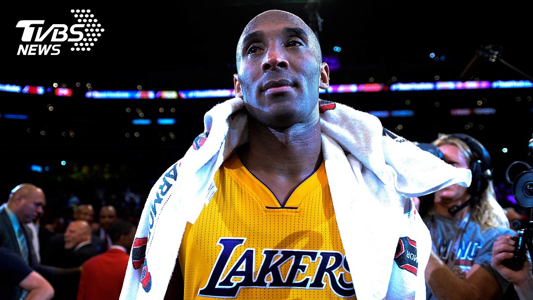 Kobe生涯最終戰毛巾 網路拍賣100萬元成交