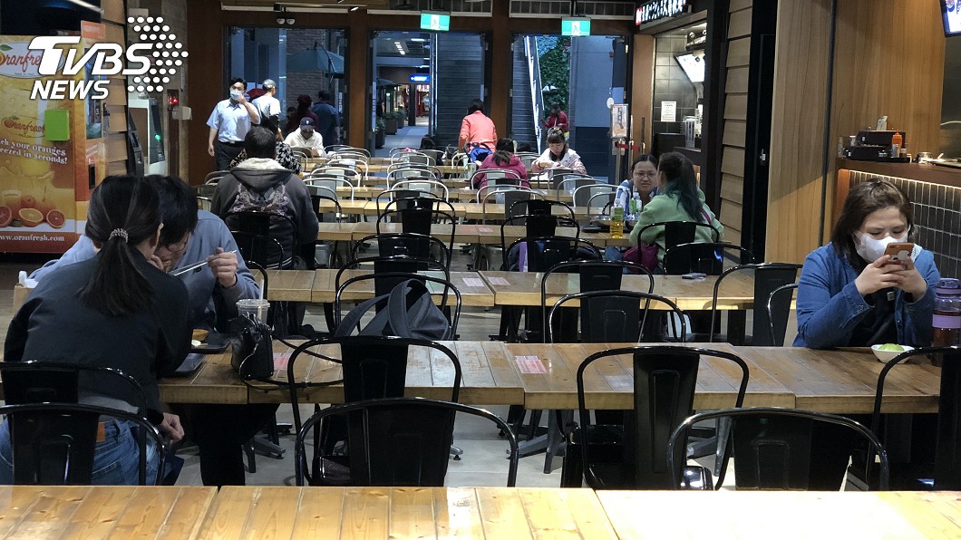 配合社交距離調整桌距 餐飲業憂來客數恐減半