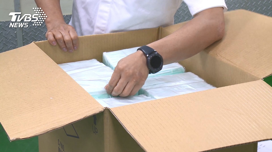 排隊領口罩!她見藥師「貼心小舉動」 秒被暖哭:要惜福