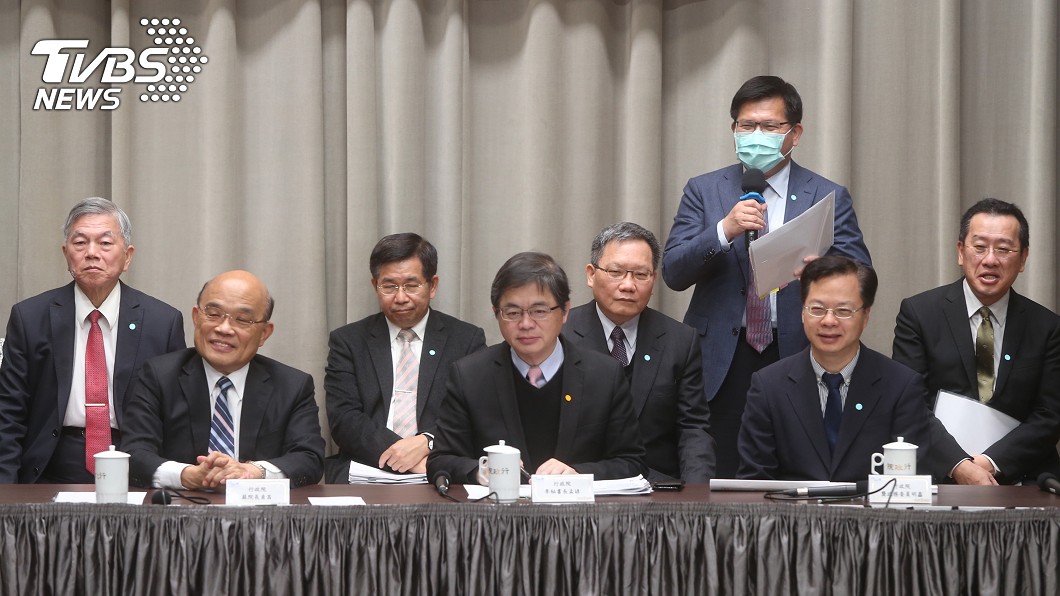 政院記者會僅林佳龍戴口罩惹議 陳時中釋疑
