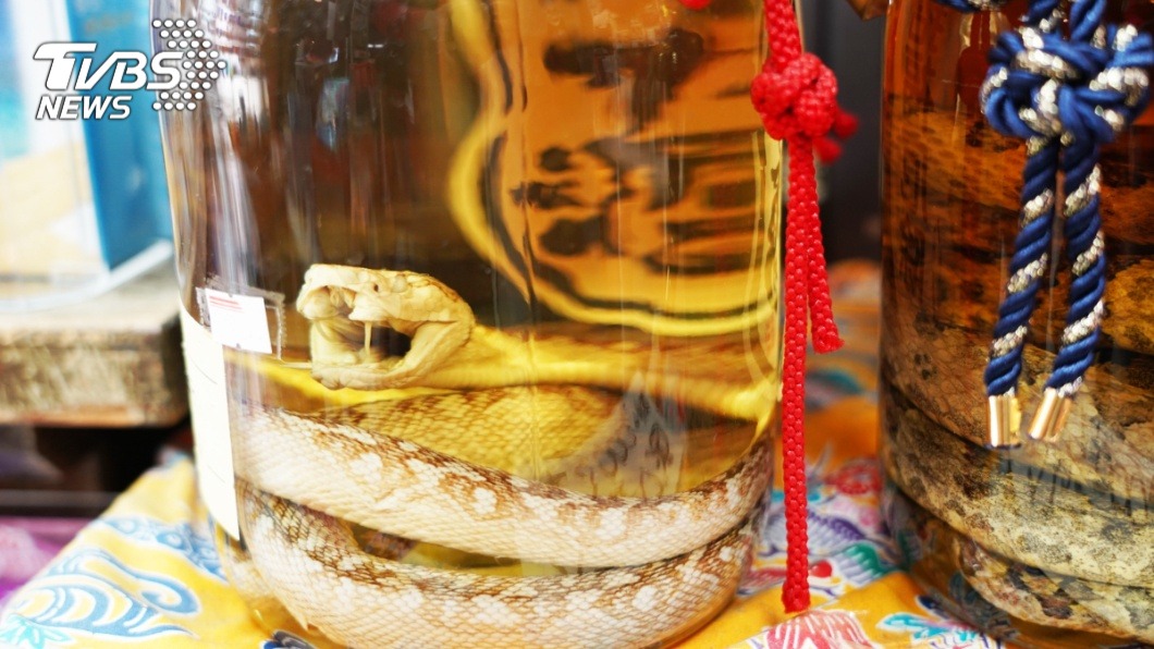 娘家發現「陳年蛇酒」 網見內容物驚呆:小心