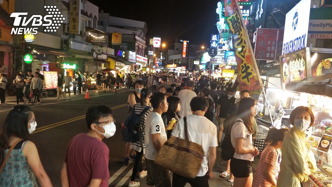 公司9人「8人去墾丁」!他成最衰邊緣人 超慘結局惹笑