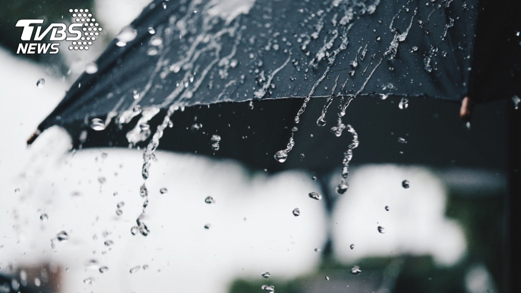 鋒面報到午後變天　東北部高溫降5度雨勢越晚越強