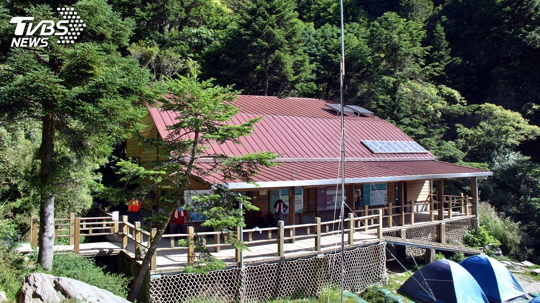 嘉明湖2山屋住宿人數減半 發燒者禁止入山