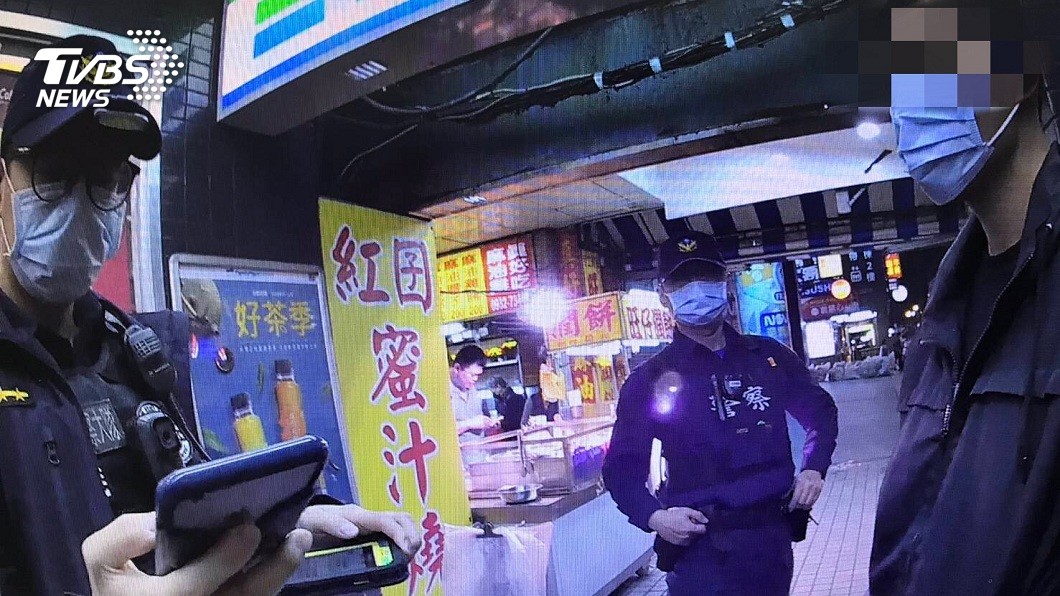 再3天就解禁!居家檢疫男「悶壞了」 約女友出來吃牛排