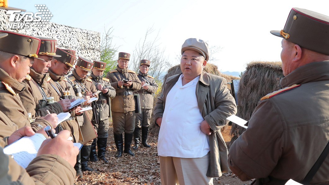 北韓最高人民會議召開前夕 金正恩視察軍事演習