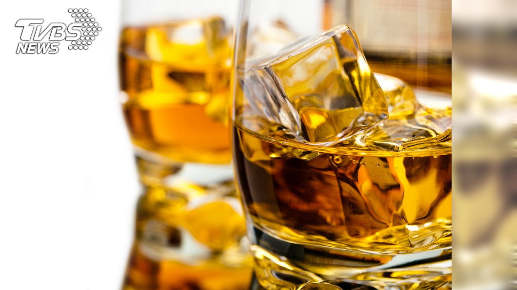 酒精消毒液不足 日政府同意高濃度烈酒暫替代