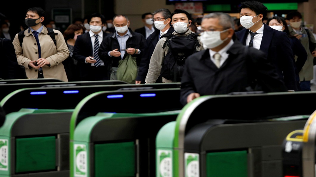 日本緊急狀態照通勤 商業區人潮倍增